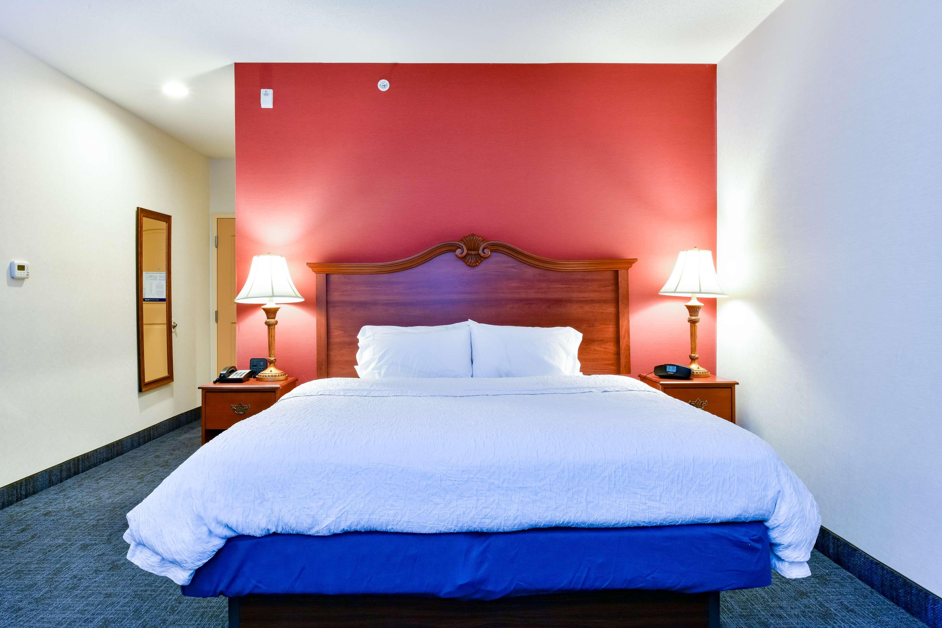 Hampton Inn & Suites Pittsburg Exterior photo