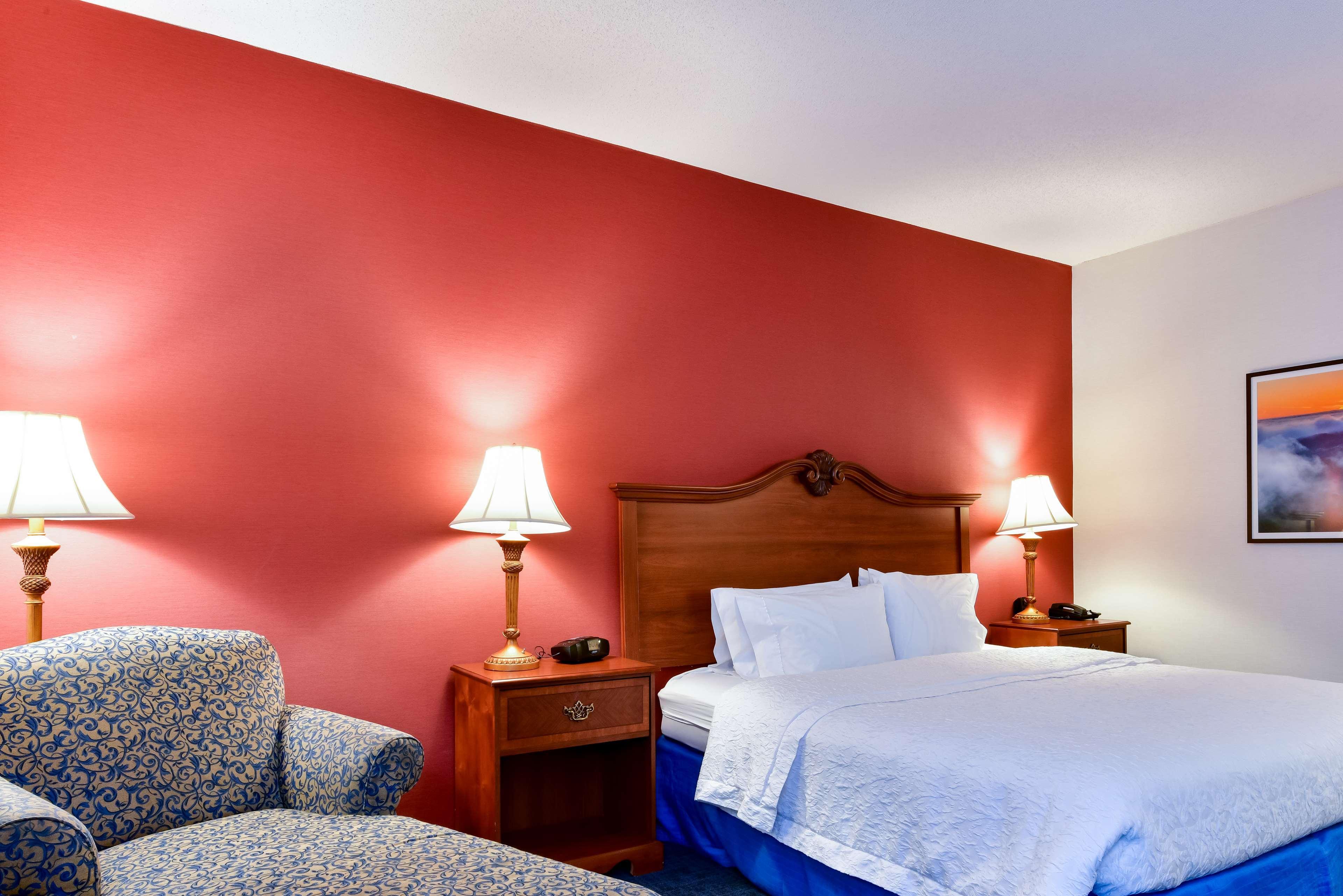 Hampton Inn & Suites Pittsburg Exterior photo