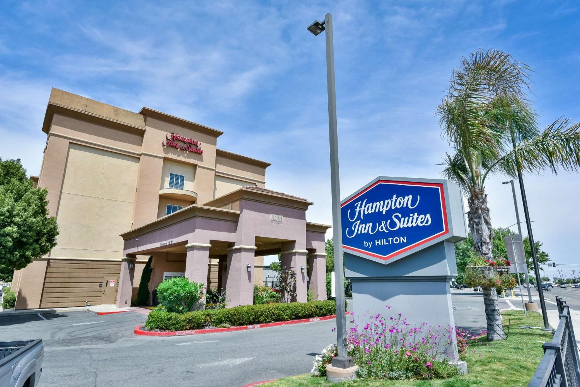 Hampton Inn & Suites Pittsburg Exterior photo
